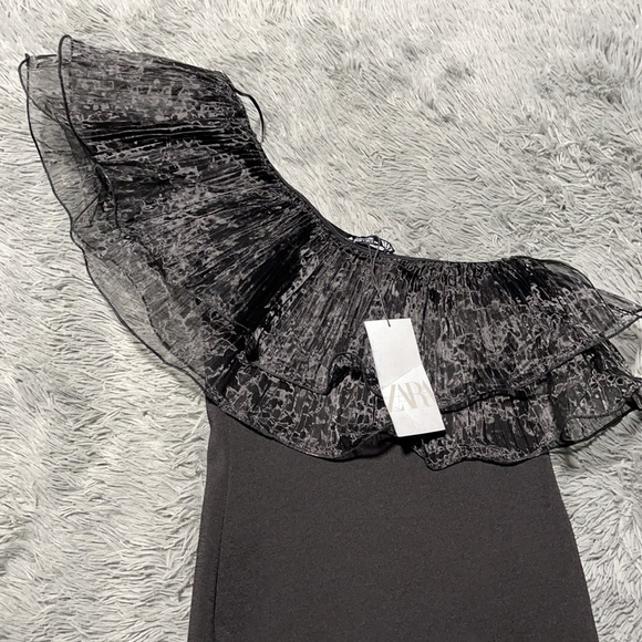 🥰🥰ZARA Organza Asymmetrical One Shoulder Dress🥰🥰 - Picture 10 of 12